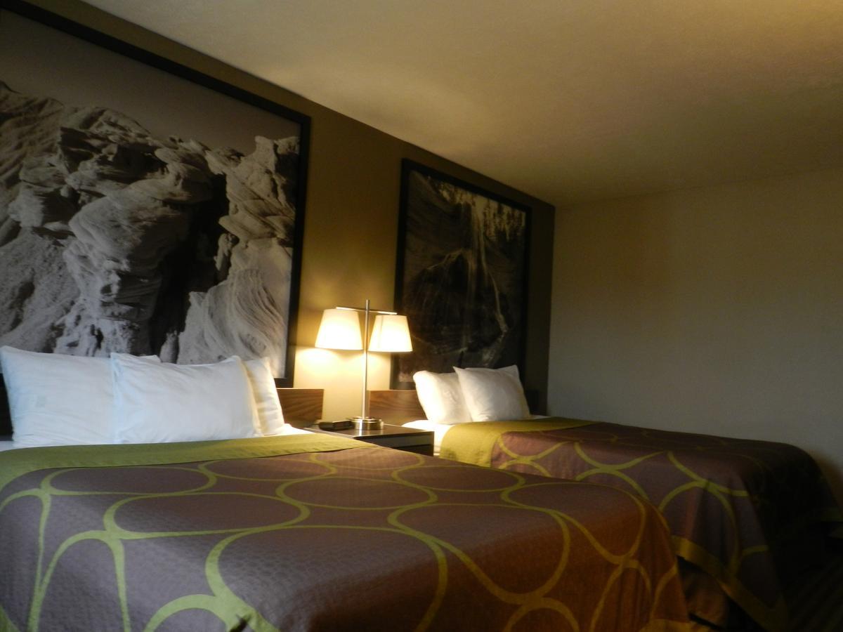 Super 8 By Wyndham Fremont Ne Motel Exterior foto